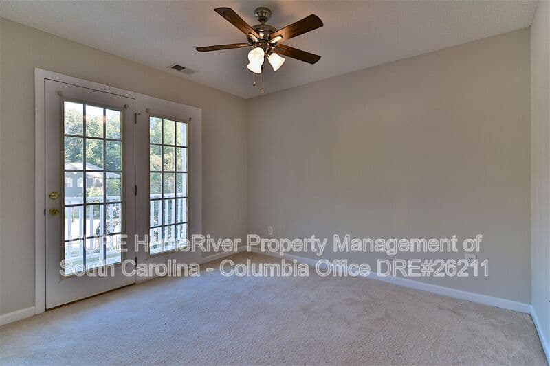 Elgin House: 20 Sugar Maple Ct