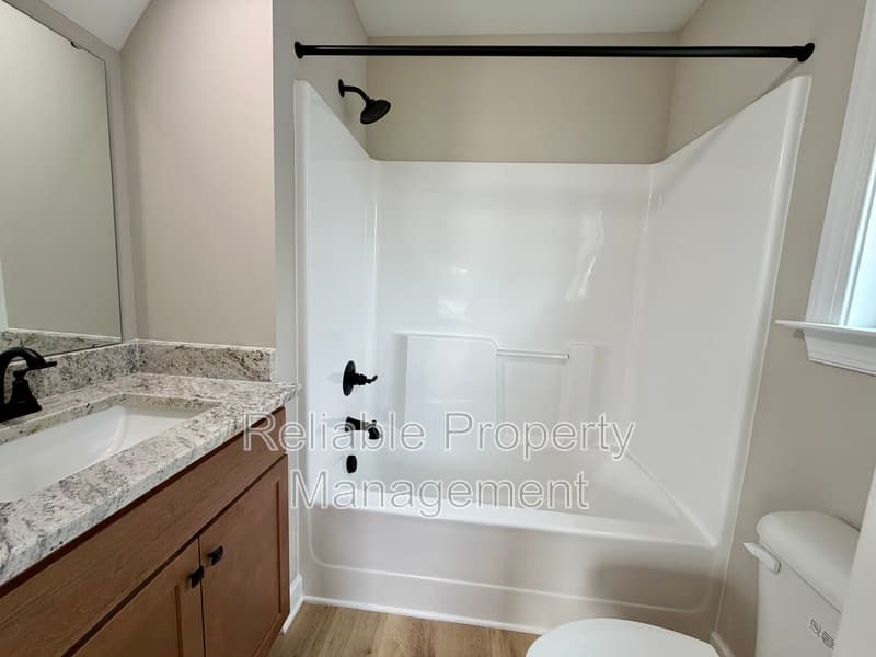 Pine Level Townhome: 426 W Main St