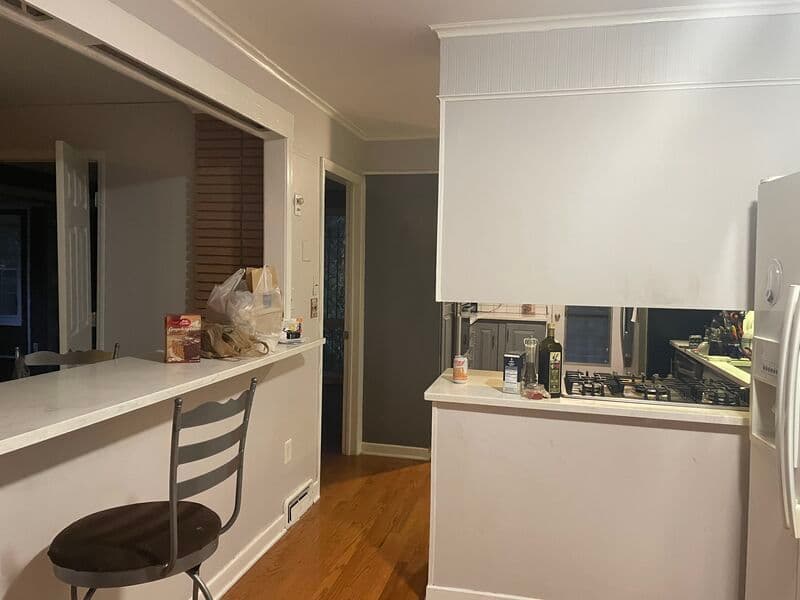 Monroe House: ROOM FOR RENT in Mini Mansion w/Pool (with utilities included)