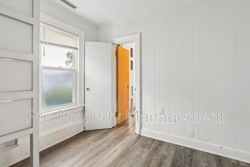 Danbury House: 4 Harmony St.