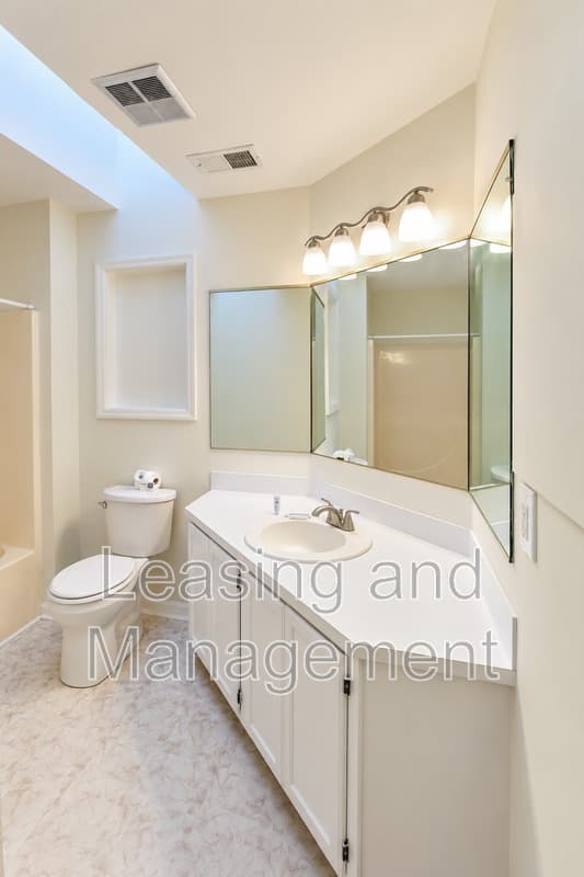 Mount Pleasant House: 1240 Llewellyn Road