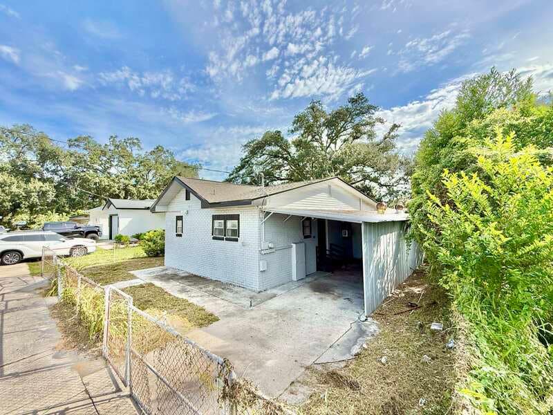 Tampa House: 8213 North Elmer Street