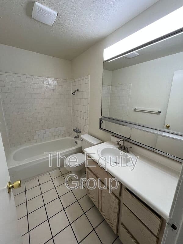 Porterville Condo: 1704 W Olive Ave