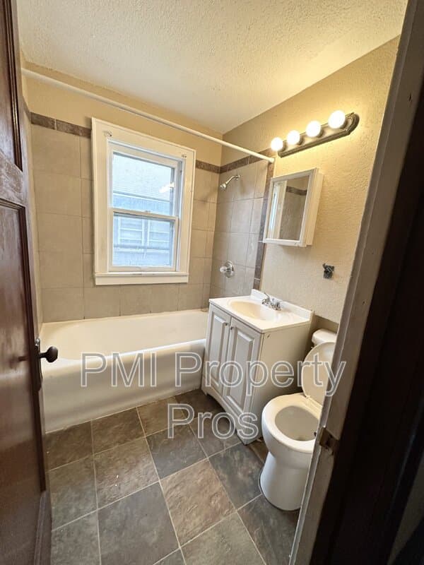 Milwaukee Condo: 4038 N 25th St