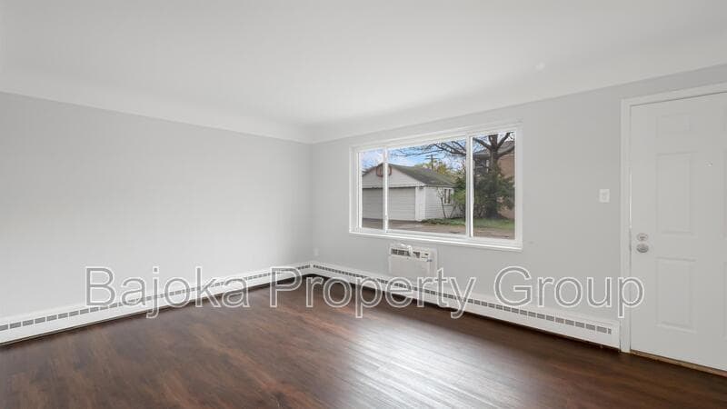 Ferndale Condo: 1615 W 9 Mile
