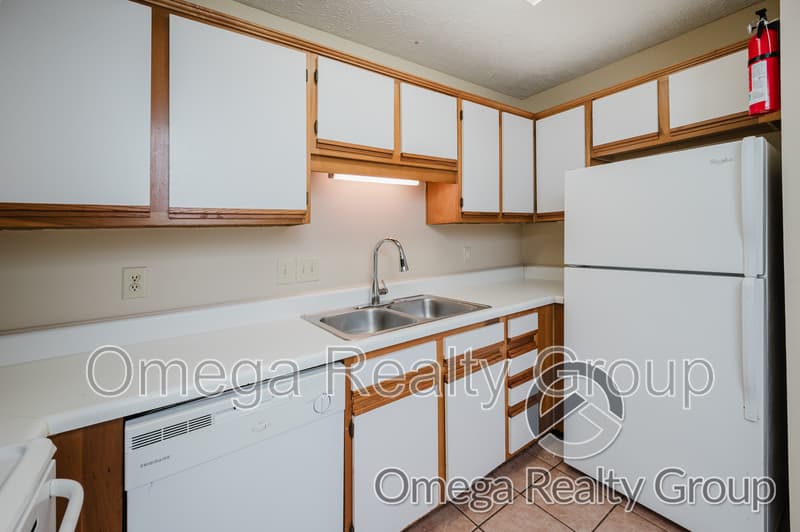 Jemison Condo: 156 Patton St W