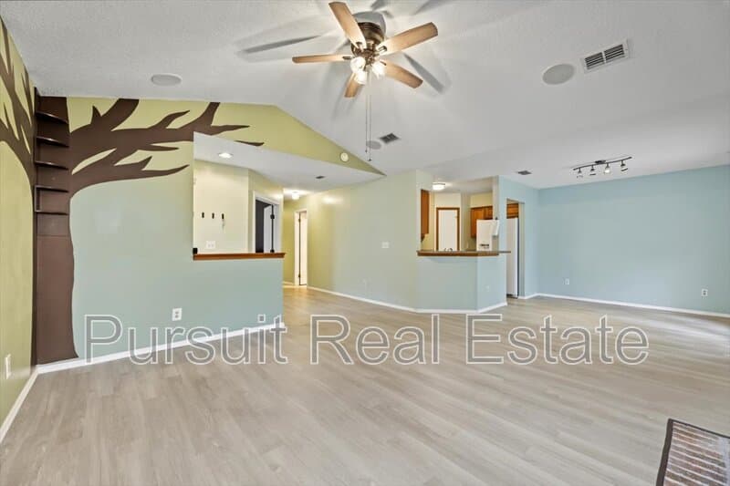 Jacksonville House: 3811 Millpoint Drive
