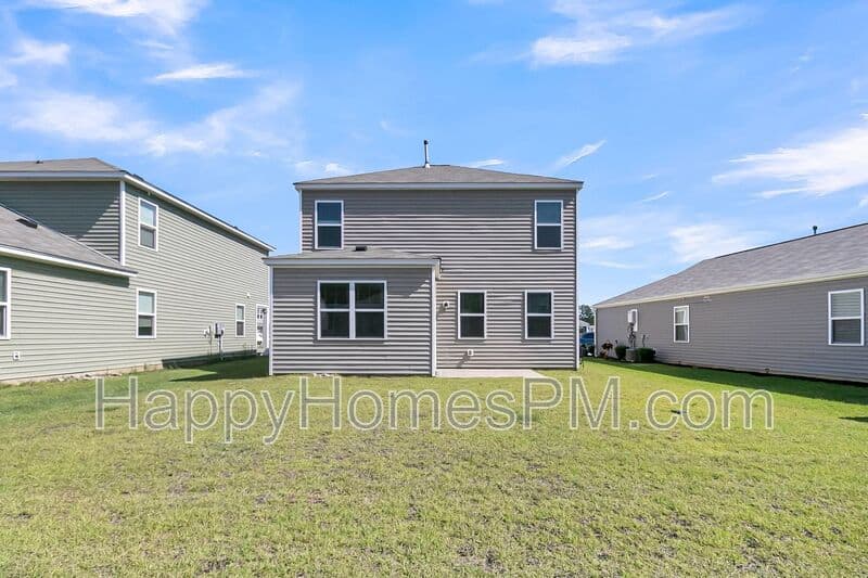 Summerville House: 509 Red Twig Rd
