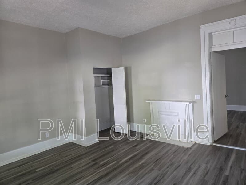 Louisville House: 451 N 25th St MK