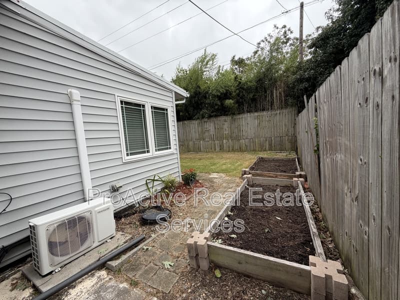 Norfolk House: 5425 Cape Henry Ave
