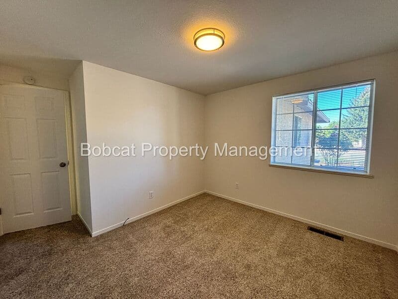 Carson City House: 707 Armory Ln