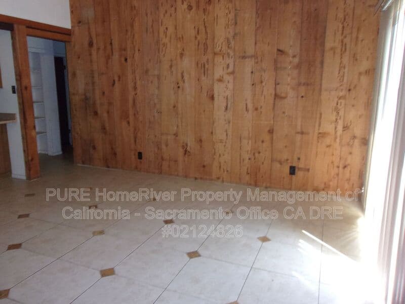 Sacramento House: 2121-2123