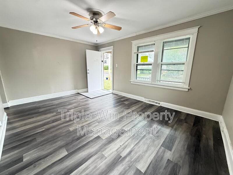 St. Louis House: 9425 Burdella Ave.