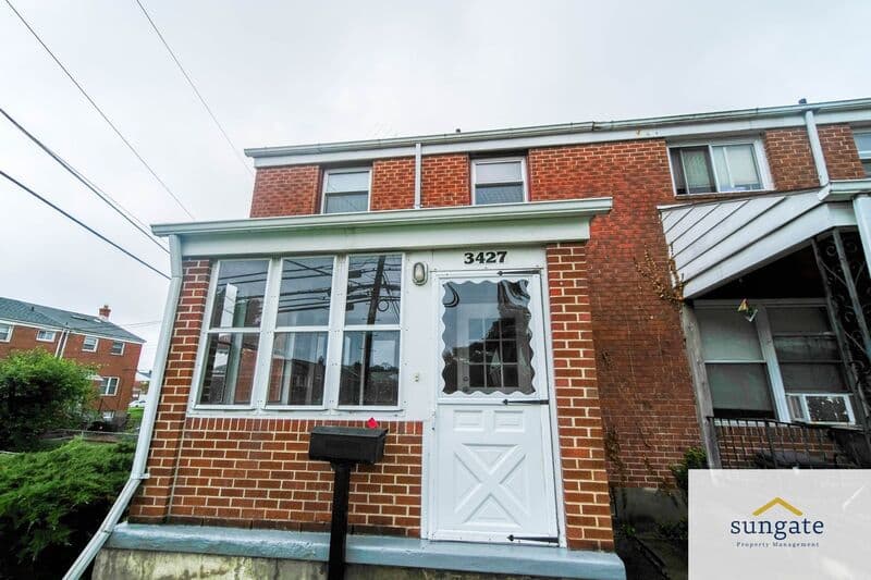 Baltimore Townhome: 3427 N Point Rd
