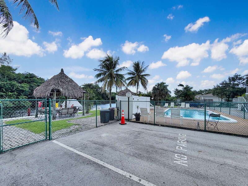 Fort Lauderdale Condo: 3211 SW 44th St