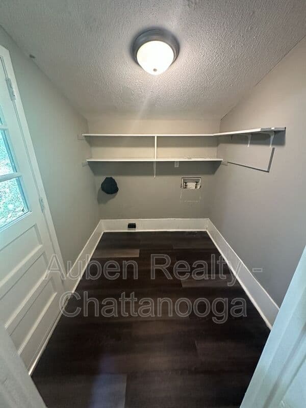 Hisxon Condo: 809 Forest Dale Lane