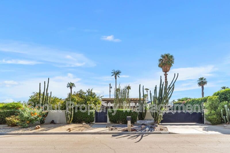 La Quinta House: 46560 Cameo Palms Drive