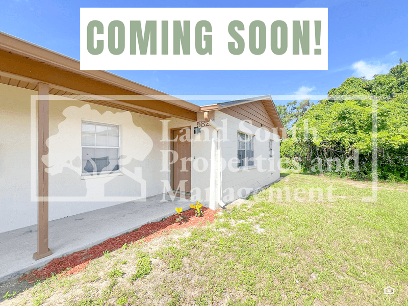 Lakeland House: 5827 Charlton Drive