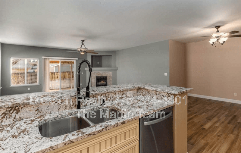 Fernley House: 971 Iris Lane