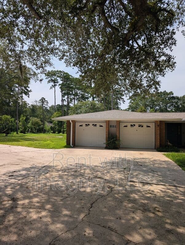 Tallahassee House: 251-A Villas Ct. S