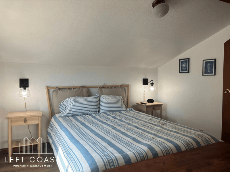 Lincoln City House: 1033 Northwest Inlet Avenue