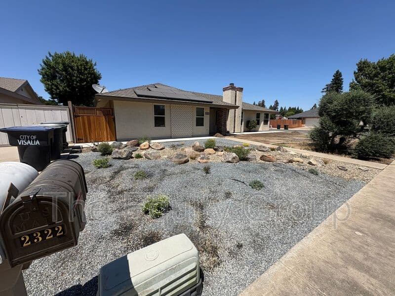 Visalia House: 2322 East Vassar Dr