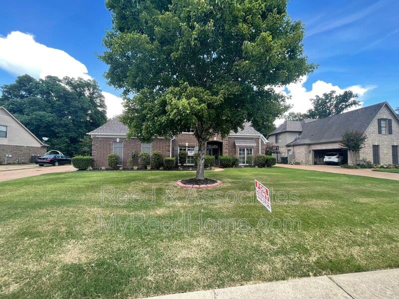 Arlington House: 4720 Hampton Ridge Ln.