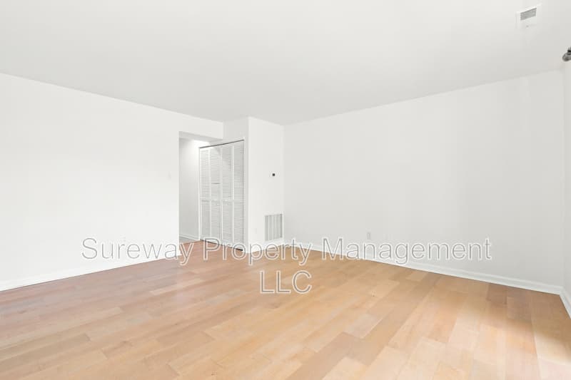 Cherry Hill Condo: 502 Barclay Walk