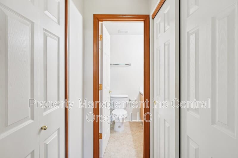 Hubbard Townhome: 2110 Baines Blvd