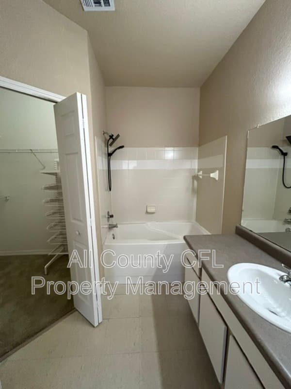 Orlando Townhome: 5961 Westgate Dr