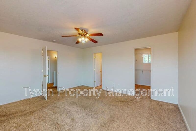 Albuquerque House: 3639 Big Cottonwood CT SW