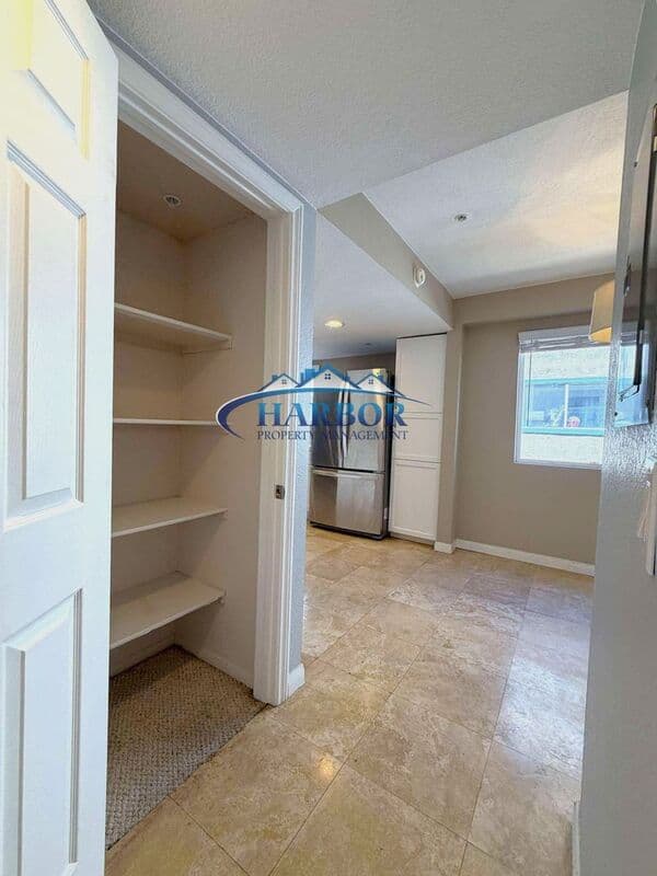 Long Beach Townhome: 533 Walnut Avenue