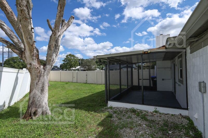 Orlando House: 3810 Cedarwaxwing Ave