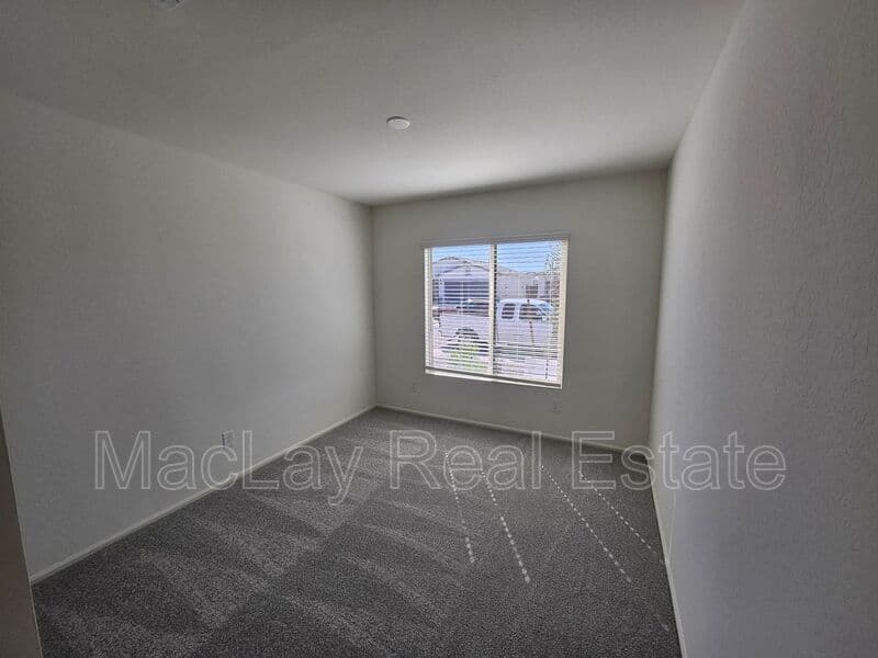 Coolidge House: 1390 W Aztec Dr