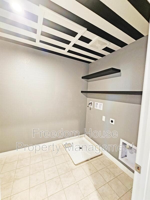 Pahrump House: 3821 East Weld Avenue