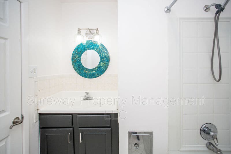 Cherry Hill House: 455 Chapel Ave E