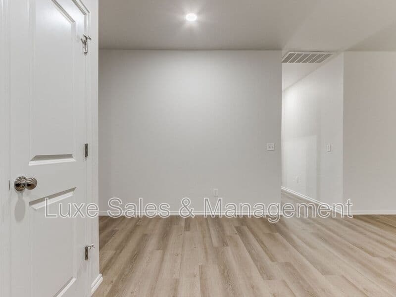 El Reno House: 1501 Pavy Parkway