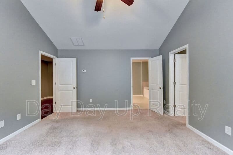 Suwanee House: 5605 Bright Cross Way