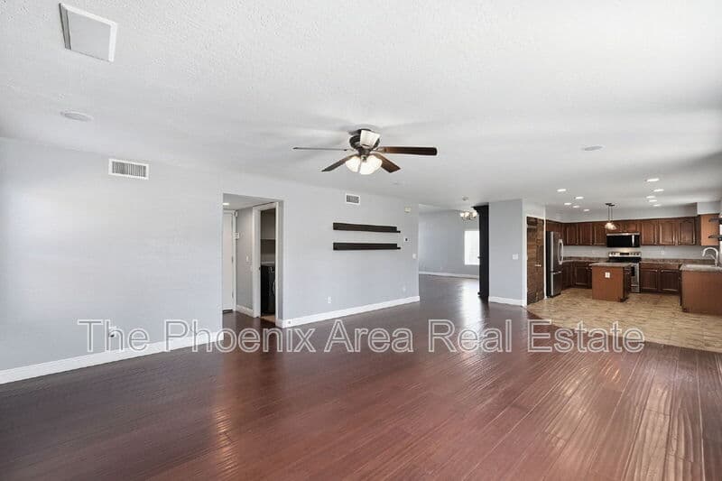 San Tan Valley House: 2669 W Quick Draw Way