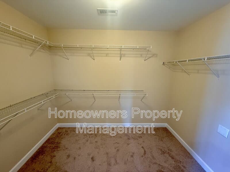 Spring Lake House: 418 New Castle Lane