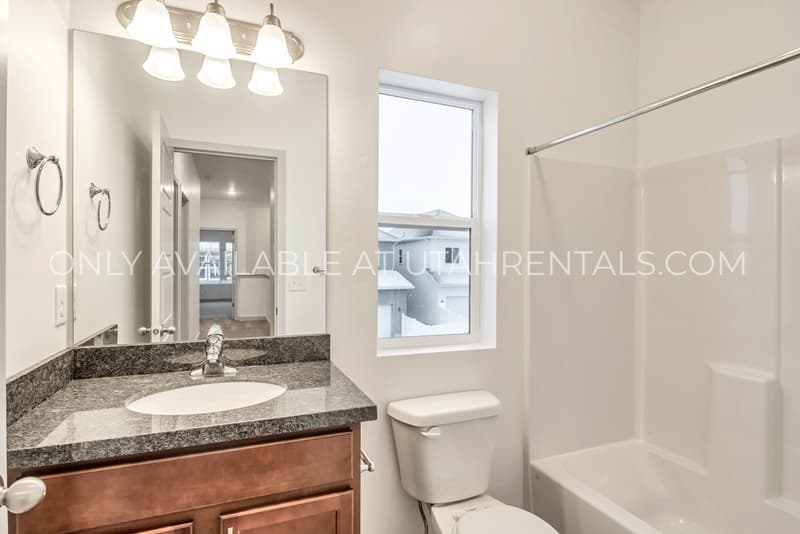 Lehi Townhome: 4442 W 2550 N