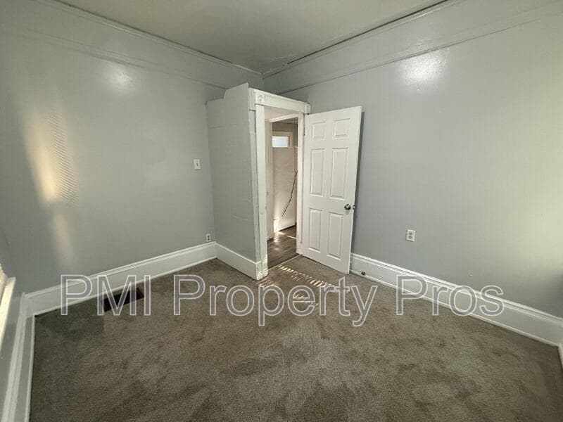Milwaukee Condo: 1939 N 37th St