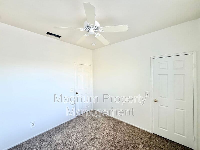 Riverside House: 11324 Riverleaf Dr
