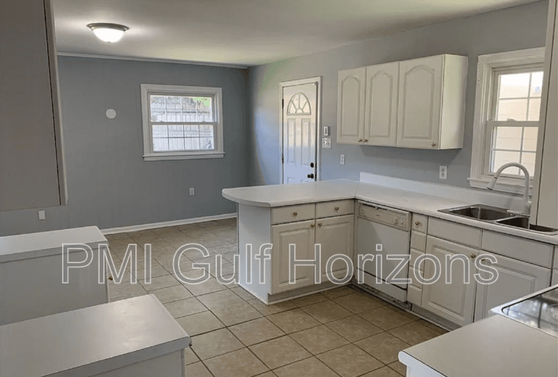 Mobile House: 6509 Zeigler Boulevard