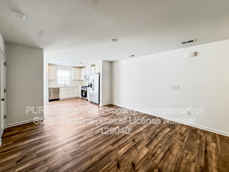 Gilbert Townhome: 314 Livesey Ln