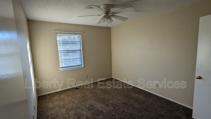 Hinesville Condo: 727 S Main St
