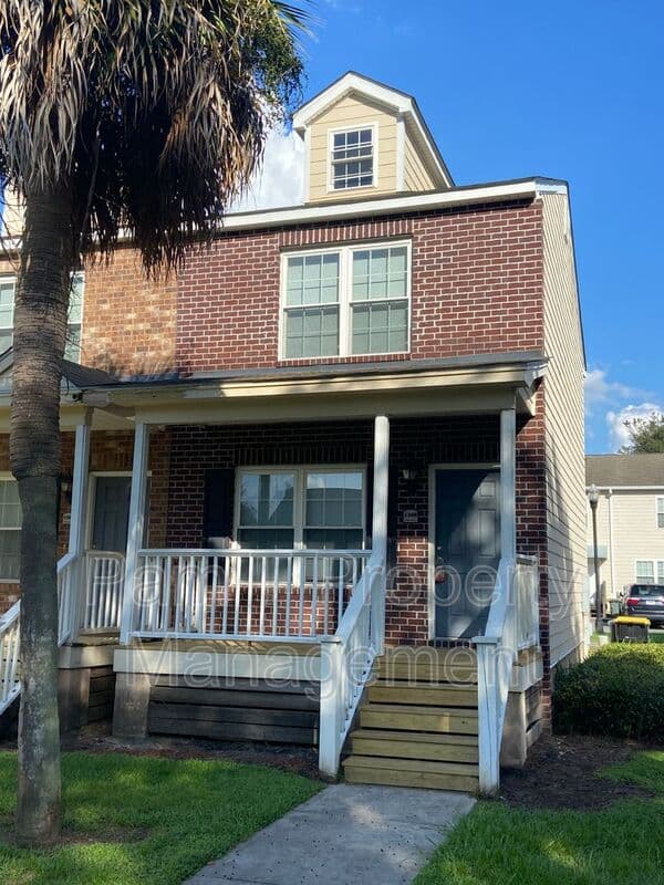 Savannah House: 1308 Dieter St