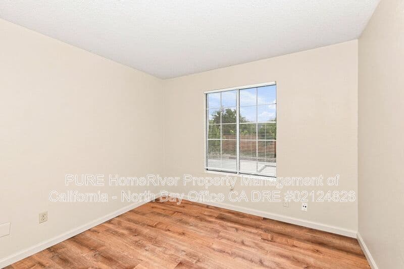 Santa Rosa House: 2436 Campbell Drive