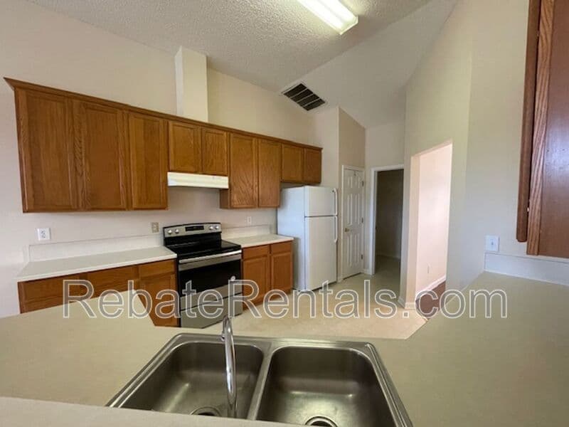 Jacksonville House: 5009 Grand Lakes Drive