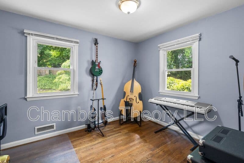 Silver Spring House: 3904 Lantern Dr